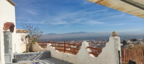 Cuevas Althea, Baza